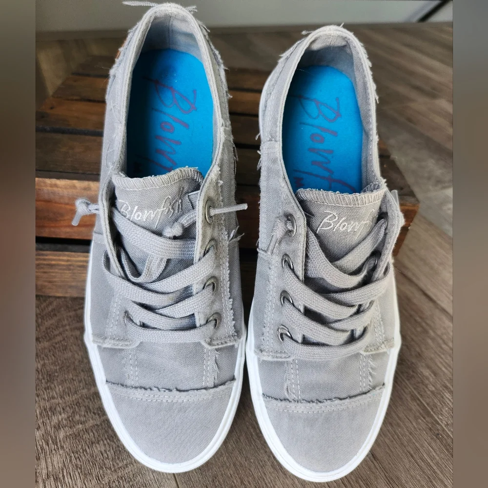 Women's Blowfish Malibu Mamba Slip On Sneakers in Gray Size - Picture 3 of 6